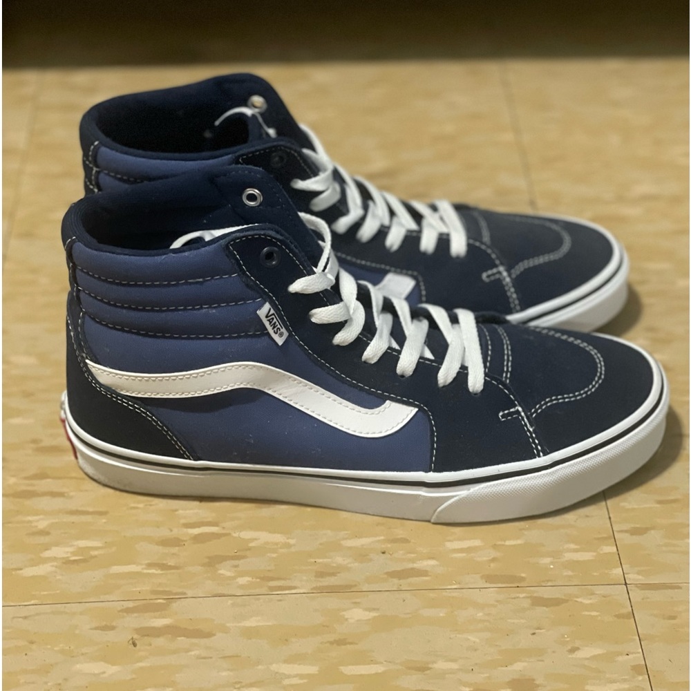 Navy blue size 9.5 men’s vans sneakers